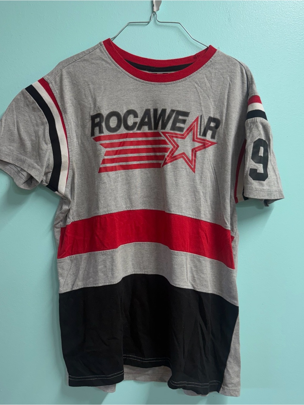 Rocawear Grey Red and Black Logo Short Sleeve Tee L